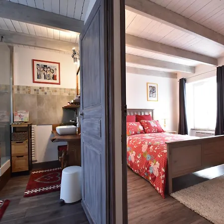 Quiet Normandy Retreat Saint-Remy-des-Landes